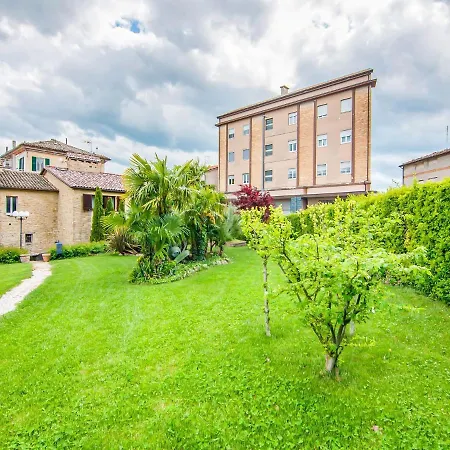 Classy In With Swimming Pool Cupramontana